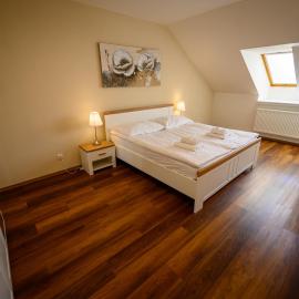 Apartmán U krále - 2, hotel a Jičín