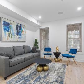 Capitol View 2 DC Townhouse Condo with Private Backyard and Garage Parking, hotel di Washington