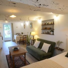 Studio rénové calme avec extérieur proche Rennes