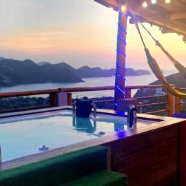 Casa Danisa Taganga con vista al mar, piscina, jacuzzi