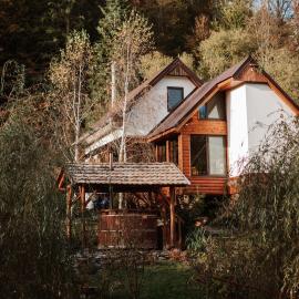 Chalet Mignon - Aproka adorable small guest house, Hotel in Sicasău