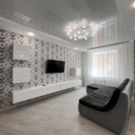 Люкс апартаменти 2-к у Центрі - Мережа HELEN, Hotel in Poltawa