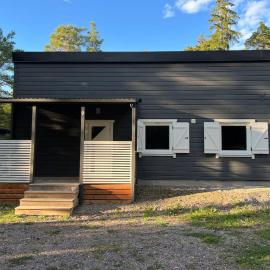 Välkommen till vårt vackra hus, hotel a Gnesta
