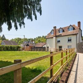 The Rookery at Selborne with lots of parking