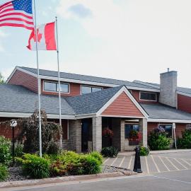 AmericInn by Wyndham Ironwood, hotel u gradu Ajronvud