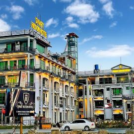 Swat Hilton Hotel by Khan Familia Travels – hotel w mieście Swat