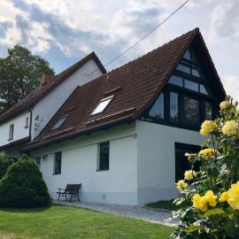 Ferienhaus Ingrid gemütliches Cottage im Grünen, hotel in Eichigt