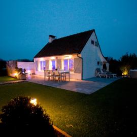 SeaNooz - Wellness overnachting met privé bioscoop aan een meer, Hotel in Koksijde