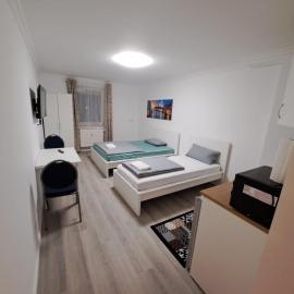 Pension Alex - TocXan UG, hotel in Magdeburg