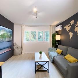 Espectacular Apartamento Con Vistas En Escaldes - 10min Caminando Al Centro - Parking Gratis l by BonesVacances, hotel i Escaldes-Engordany