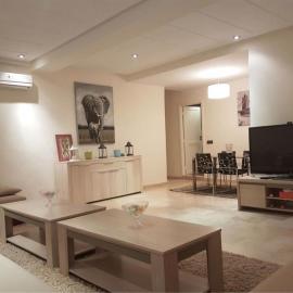 Central 2BR Apartment in Casablanca - Balcony & Private Parking