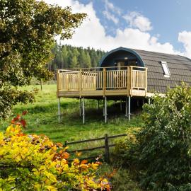 Spectacular Mountain View Ecopod, hotel en Newtonmore