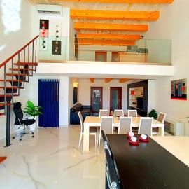 Beautiful large Sea Front Duplex Loft