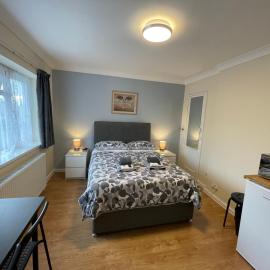 Kensal Lodge 2 Guest House, hotel in London