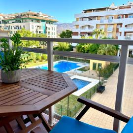 Spacious, comfortable and close to the beach, hotel in Torre del Mar