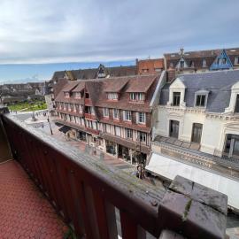 Duplex en plein centre, 3min plage