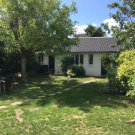 Au Tour Des Bois, hotel v destinácii Le Vésinet