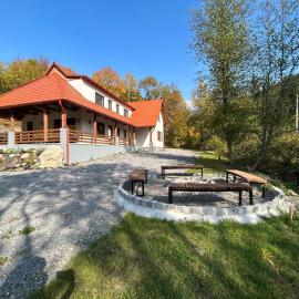 Medveösvény vendégház, hotel a Vărşag