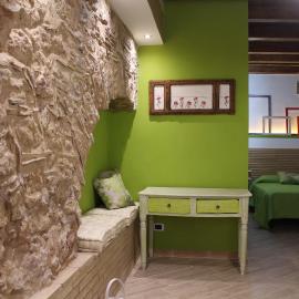 Guest House La Casetta، فندق في بياتسا أرميرينا