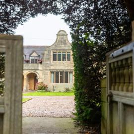 2 The Winnings - Stunning Cottage on a Country Estate, hotel in Worksop