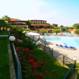 Village Mare, Hotel in Metamorfosi