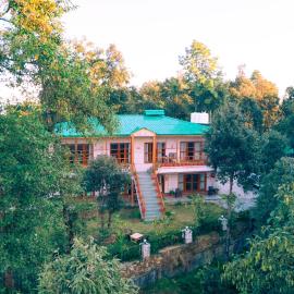 THE HIMALAYAN WOODS, CHAUKORI、Chaukoriのホテル