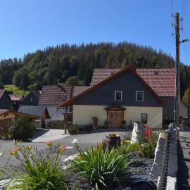 Ferienhaus Chalet zur Werraquelle, Hotel in Masserberg