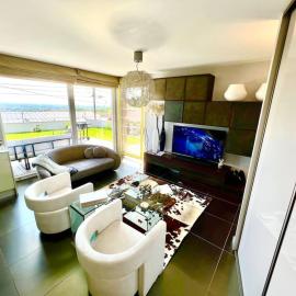 Hilltop Views, Design Suite - Buda Hills - Free garage, private garden, AC