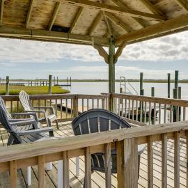 Waterfront Hampstead Home: Dock & Waterway Access!, hotel in Hampstead