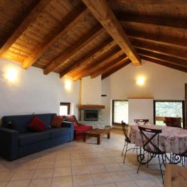 Spectacular mountain hideaway, hotel di Antey-Saint-André