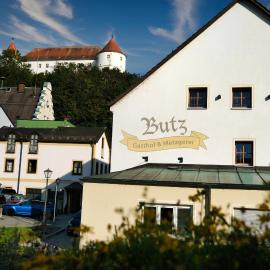 "beim Butz", hótel í Wörth an der Donau