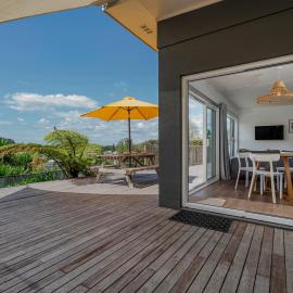 The Blockhouse - Whangamatā Holiday Home