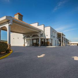 Econo Lodge White Pine Morristown I-81 & I-40 Split, hotel di White Pine