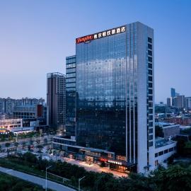 广州新塘希尔顿欢朋酒店-广交会期间免费穿梭巴士往返展馆: Guangzhou'da bir otel