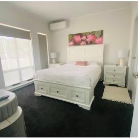 Modern Private room with ensuite, hotel in Smithfield