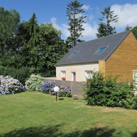 Kerhervé, hotel v mestu Cléden-Poher