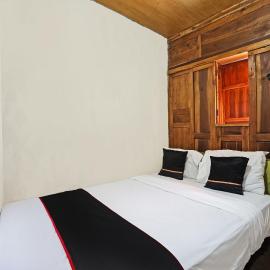 Lembah Mbalong Resort Mitra RedDoorz Near Exit Tol Singosari, hotel v destinácii Blimbing
