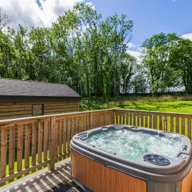 Squirrel Lodge 43 with Hot Tub
