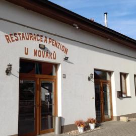 Penzion a restaurace U Nováků, hotel en Bítovany