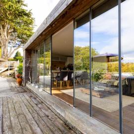 Chalon - A quirky hideaway on the river for 2