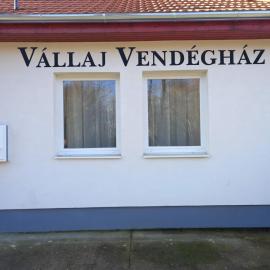 Vállaj Vendégház: Vállaj şehrinde bir otel