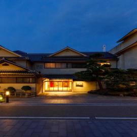 越前あわら温泉　つるや, hotel in Awara