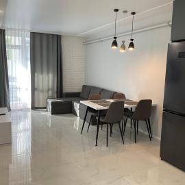 Apart-hotel in Avalon on Chornovola St