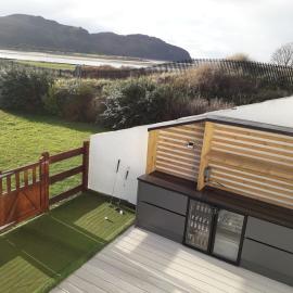 Seaside Escape - Deganwy Beach Cottage - Sea Views & Golf Course Views, hotel in Deganwy