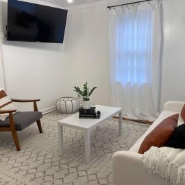 Pet Friendly, 30+ Night Stay, hotel in Johnson City