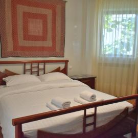 Comfortable Apartment Opposite The Park