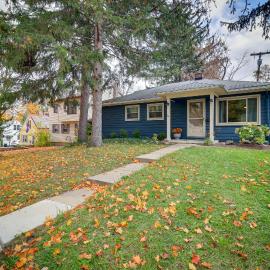 Ann Arbor Home w/ Deck, 2 Mi to Michigan Stadium!