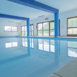 Superbe appartement en résidence avec piscine LES ORRES 1800, hotel in Les Orres
