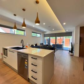 Stunning Dickson Luxe 3BR 2Bath Double Garage WiFi Brand New Home, hotel a Canberra