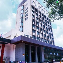 Atour Hotel Qinhuangdao Railway Station Yingbin Road, hotel sa Qinhuangdao